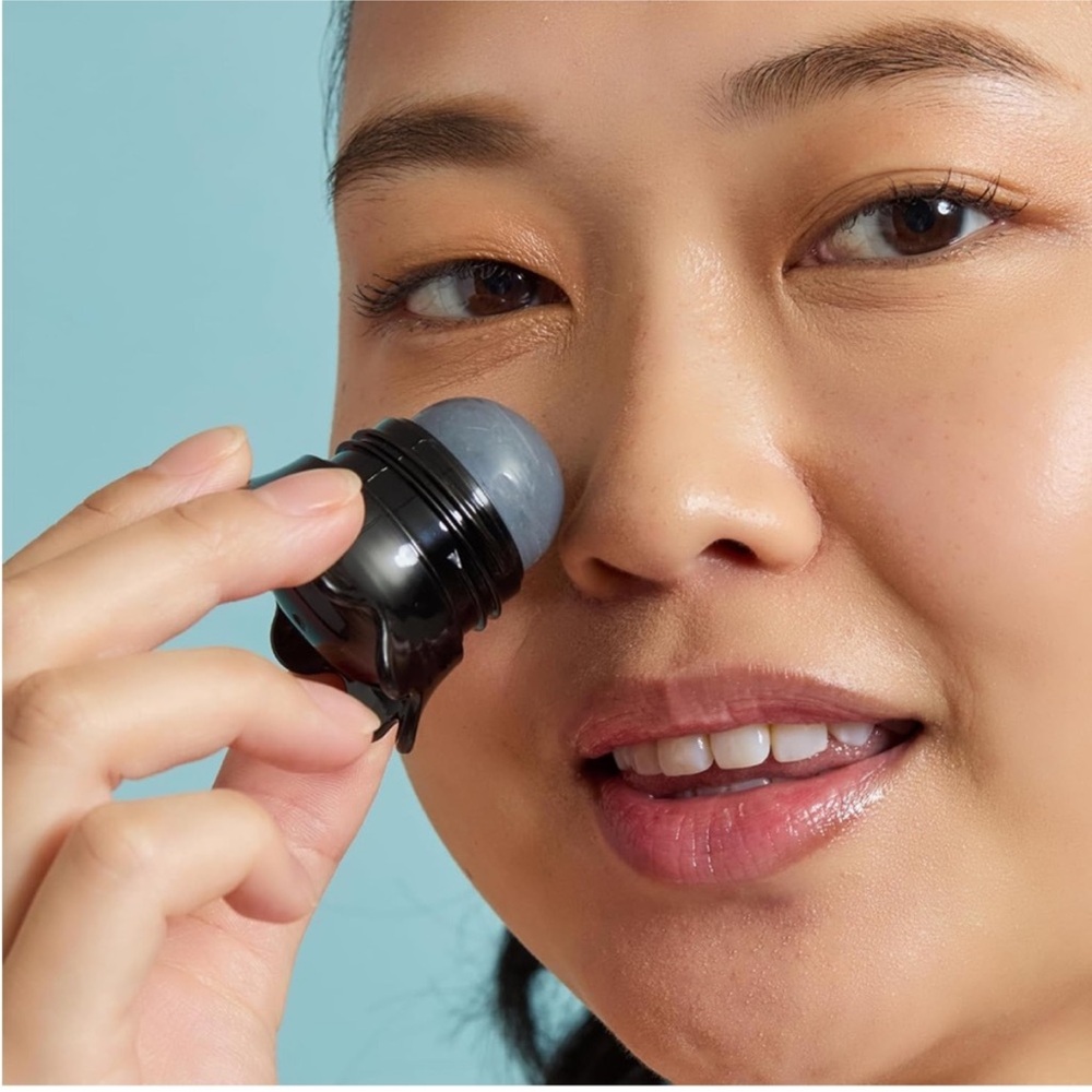 TONYMOLY Tako Pore Blackhead Scrub Stick Charcoal Dead Sea Salt 0.8 oz NEW - Picture 5 of 5